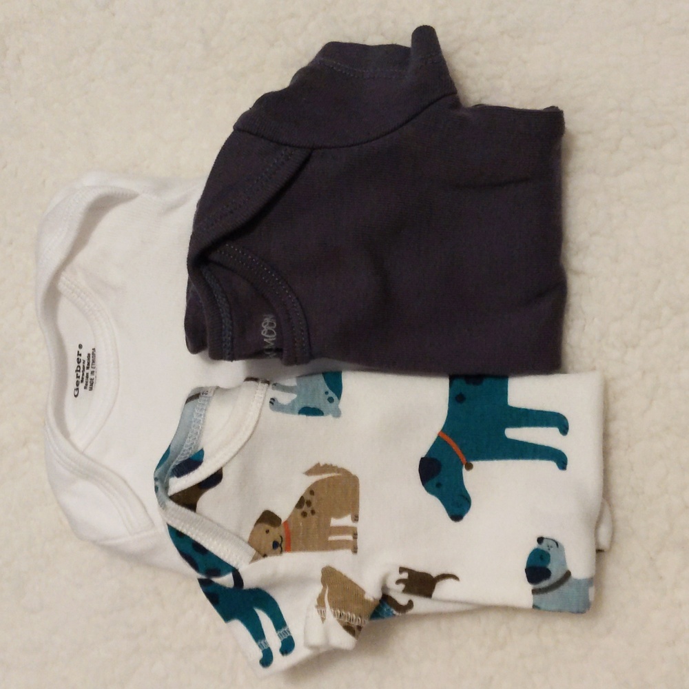 4 NB Short & Long Sleeve Onsies Bundle